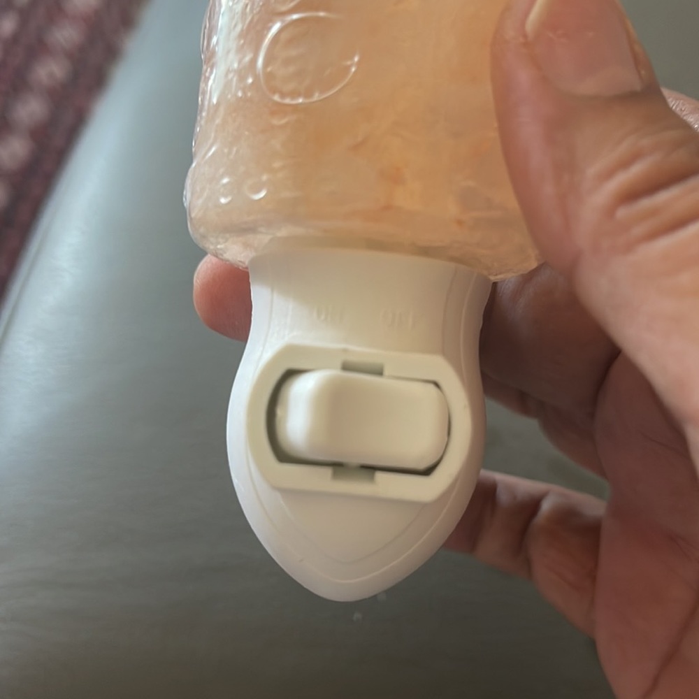 Himalayan Salt Nightlight. - Picture 5 of 10